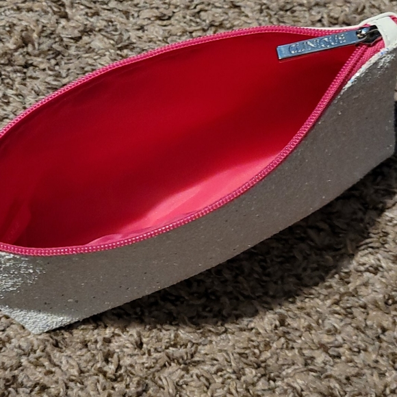 Clinique glitter makup bag - Picture 2 of 2